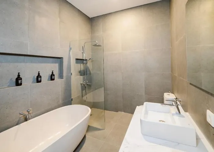 Modern 2br Private Pool With Rooftop-nusa Dua Villa *